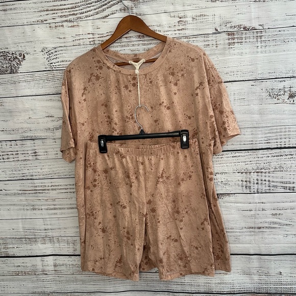 2 Piece Set Oversized Tee Biker Short Splatter Soft Lounge Outfit Gilded Intent - Picture 4 of 12